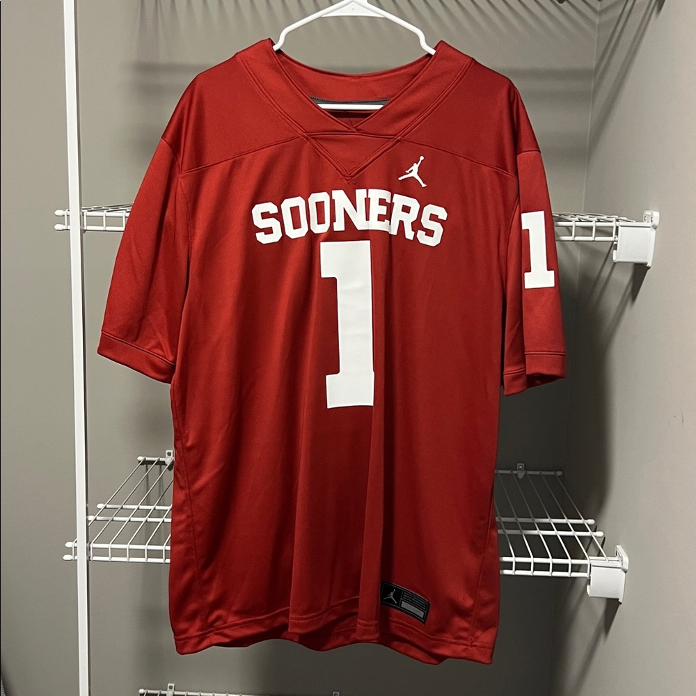 NWT * Sooners Red Jersey with Number 1 Jalen Hurts Size XL
